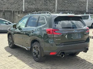 Subaru Forester Premium AWD 2023 Green