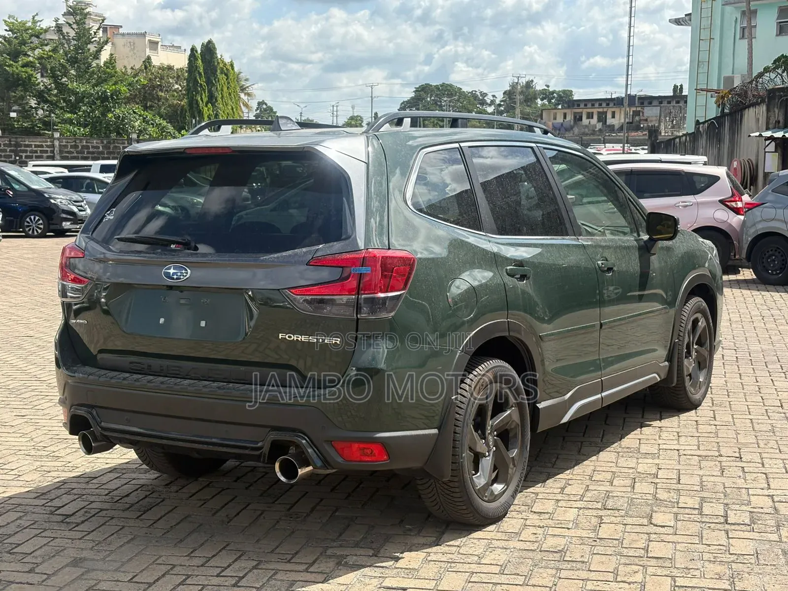 Subaru Forester Premium AWD 2023 Green