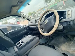 Toyota HiAce 2012 Silver