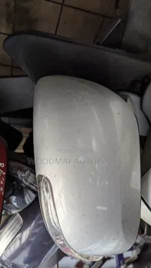 Toyota Ist Sidemirror With Indicator