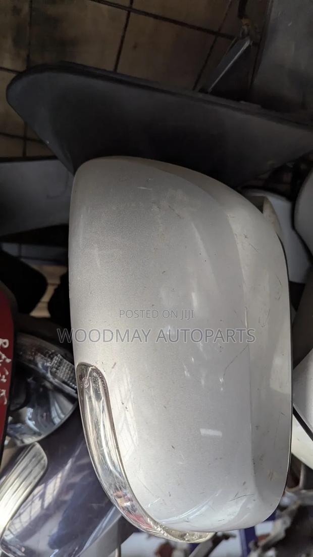 Toyota Ist Sidemirror With Indicator