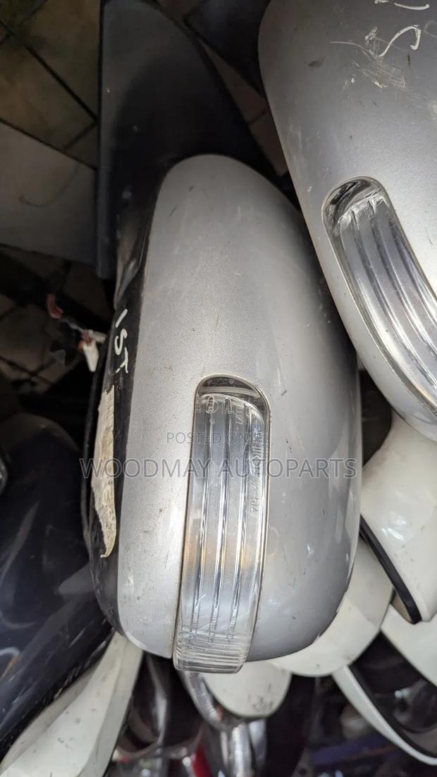 Toyota Ist Sidemirror With Indicator - thumbnail 4