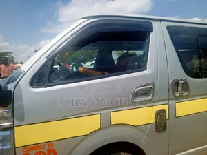 Toyota HiAce 2009 White