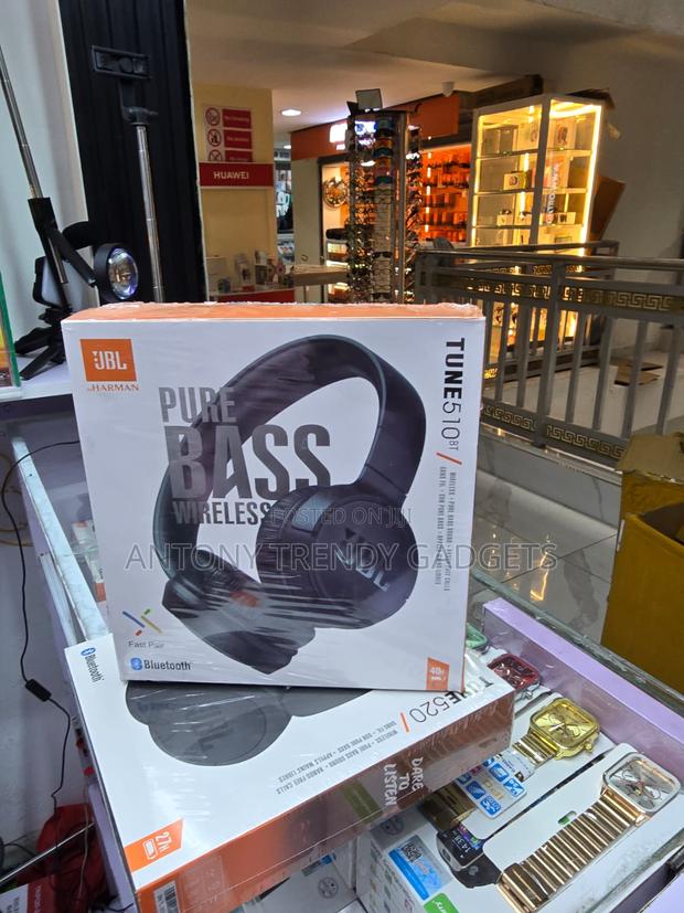 JBL Tune 510bt Bluetooth Headphones Lightweight Design
