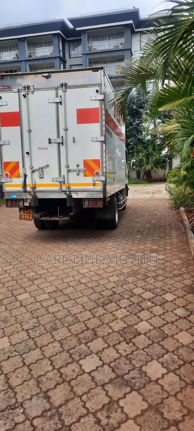 Isuzu Refrigerator Truck - thumbnail 3