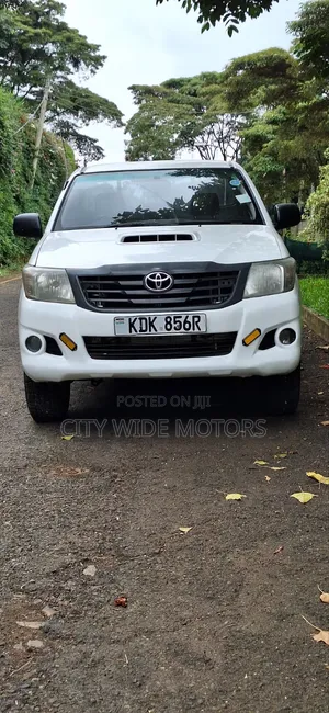 Toyota Hilux 2015 White
