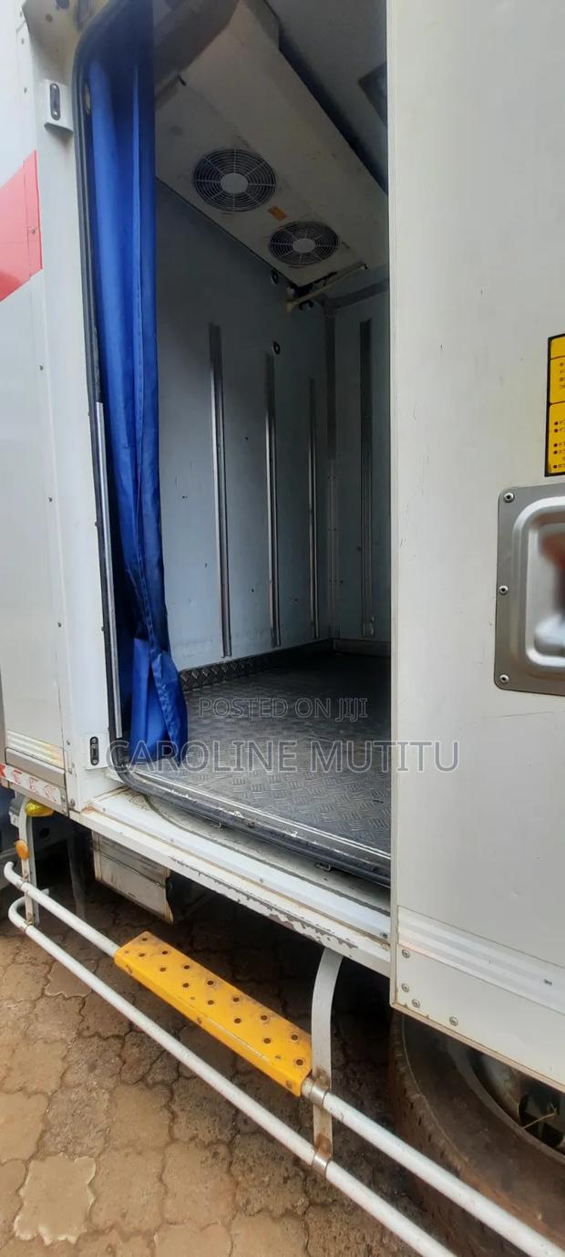 Isuzu Refrigerator Truck - thumbnail 15