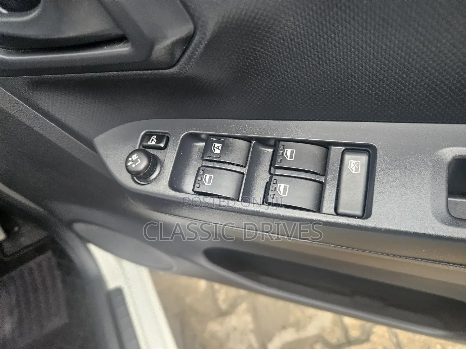 Daihatsu Mira 2020 White