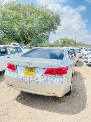 Toyota Crown 2014 Silver