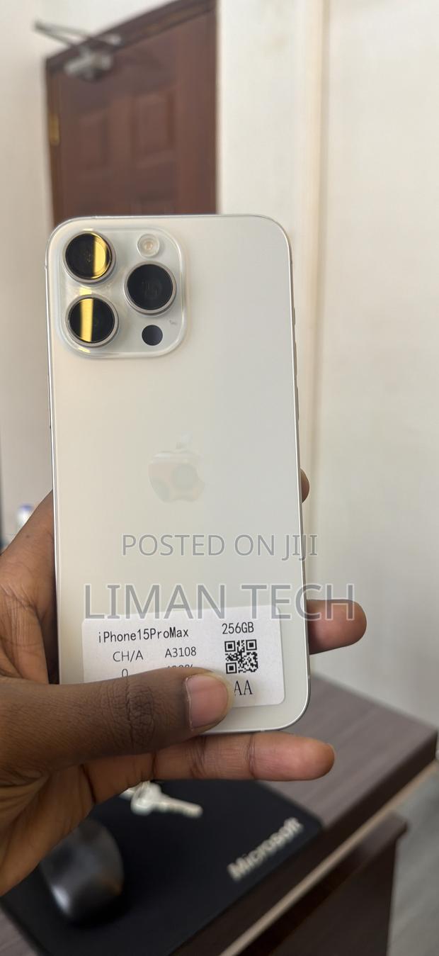 Apple iPhone 15 Pro Max 256 GB White