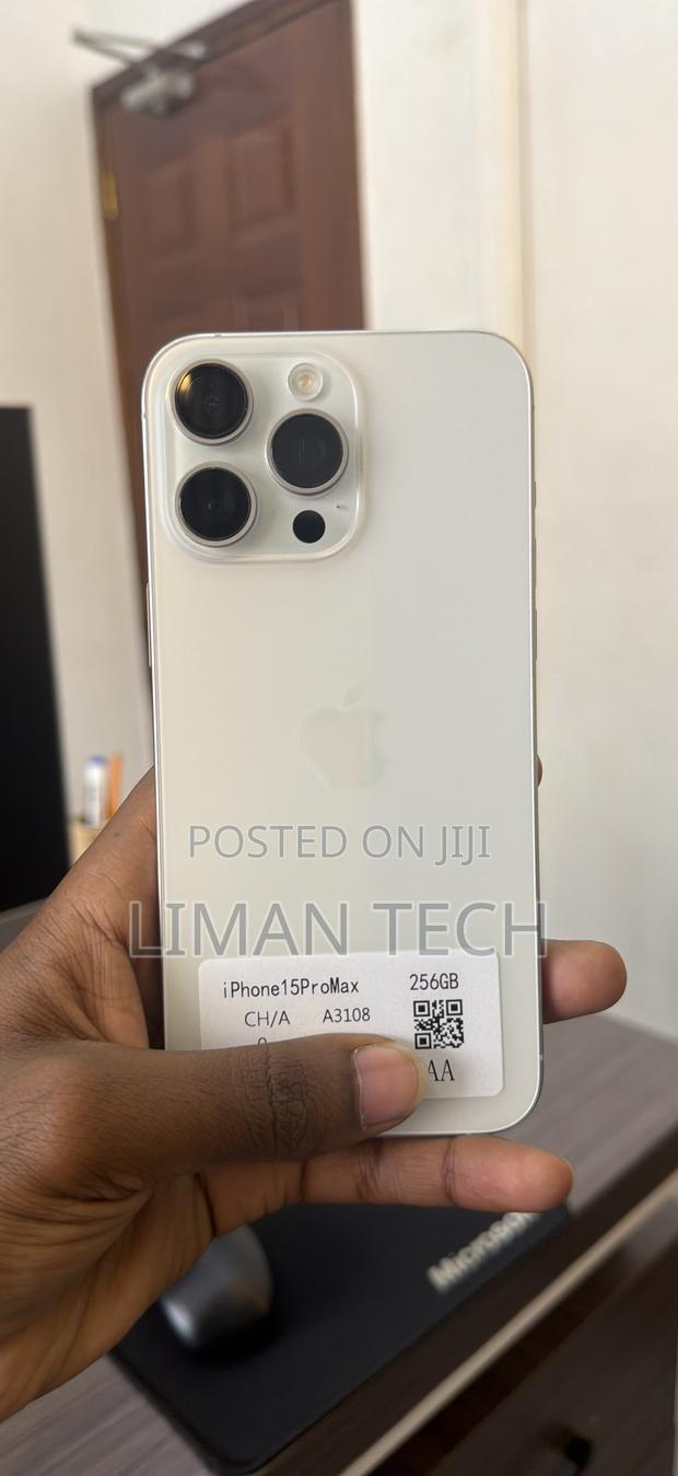 Apple iPhone 15 Pro Max 256 GB White - thumbnail 2