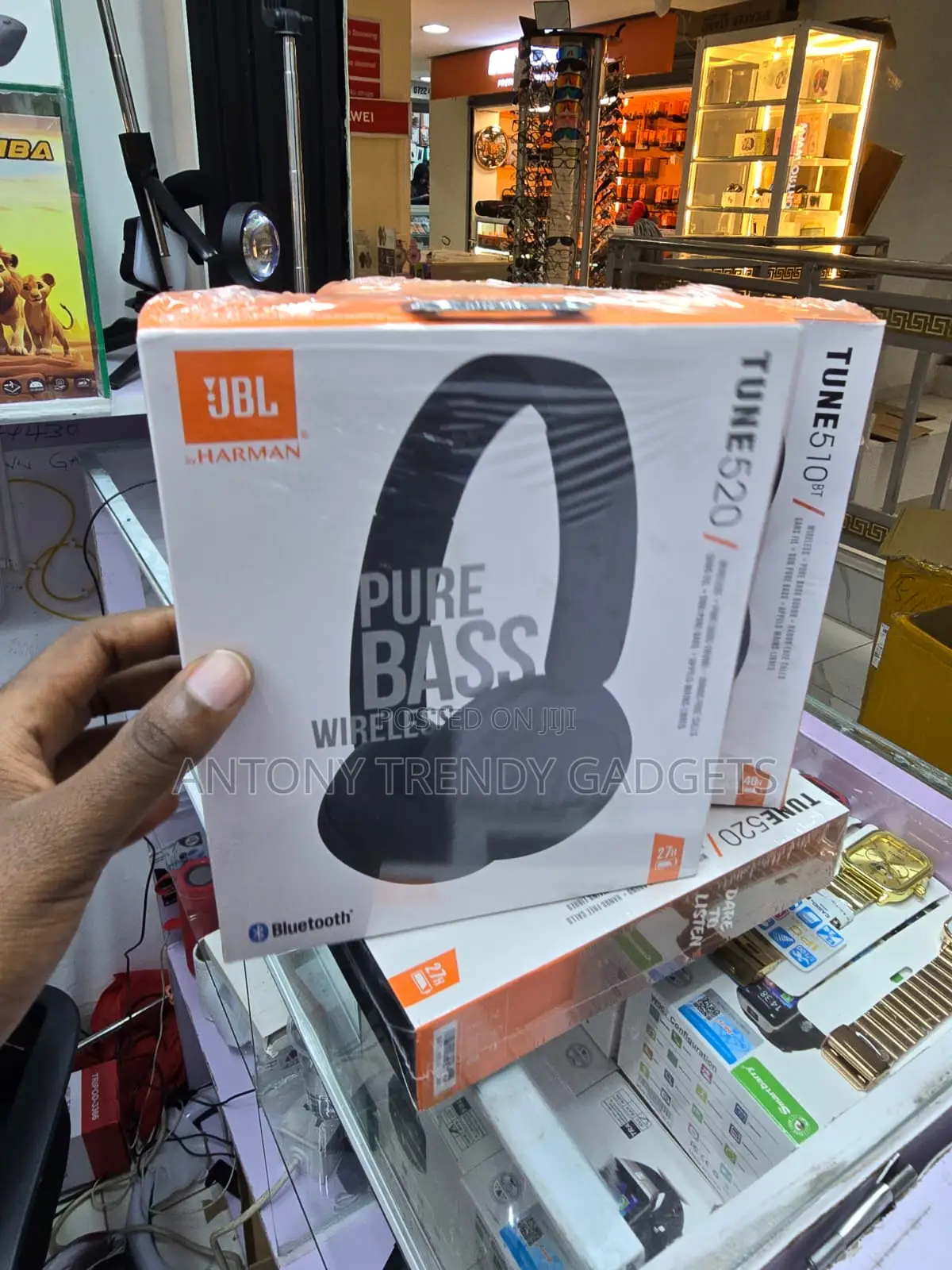 JBL Tune 520 Wireless Headphones 27h Battery Bluetooth