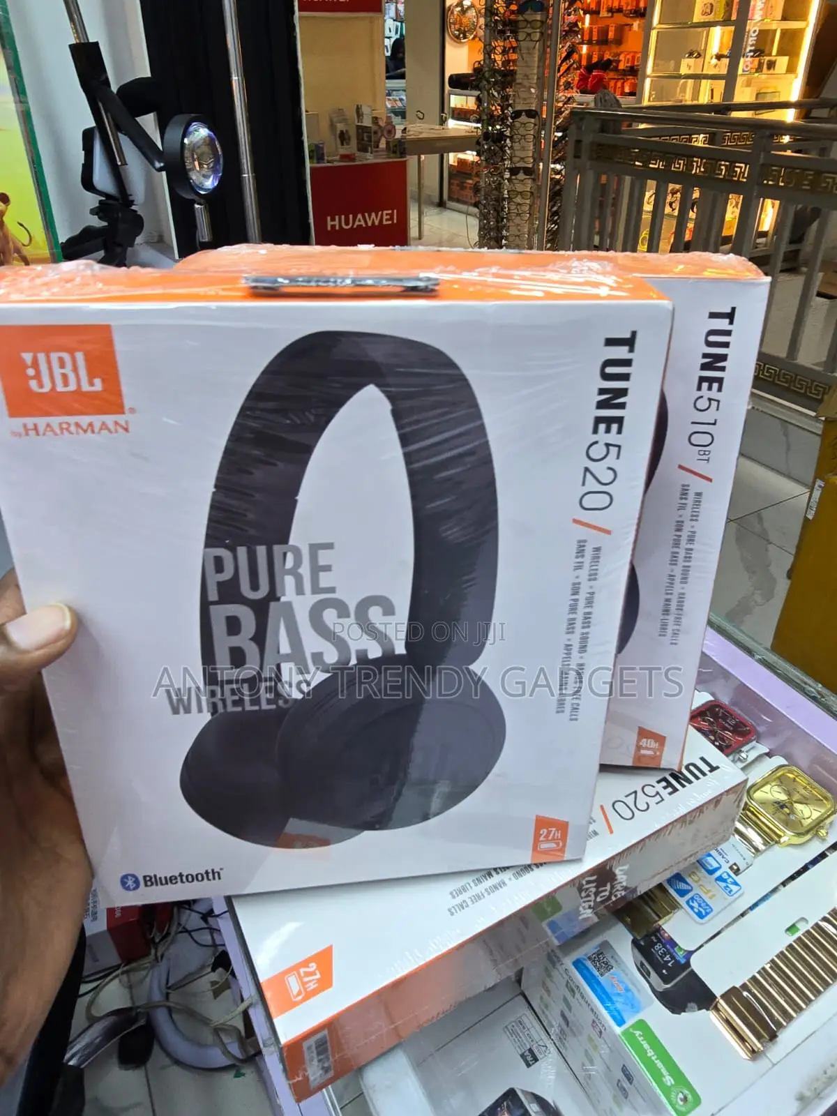 JBL Tune 520bt Pure Bass Wireless on-Ear Headphones