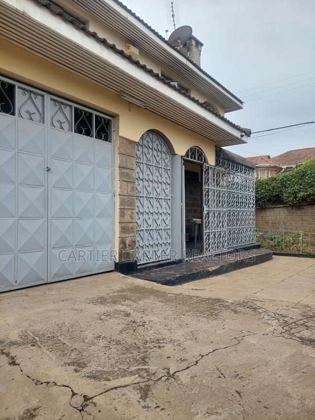 3bdrm Bungalow in BuruBuru for sale