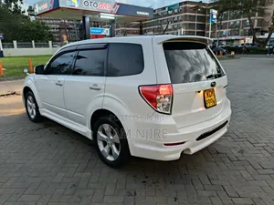 Subaru Forester 2.0D X 2010 Pearl