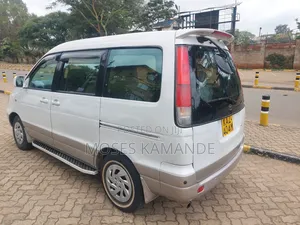 Toyota LiteAce Noah 2001 Silver