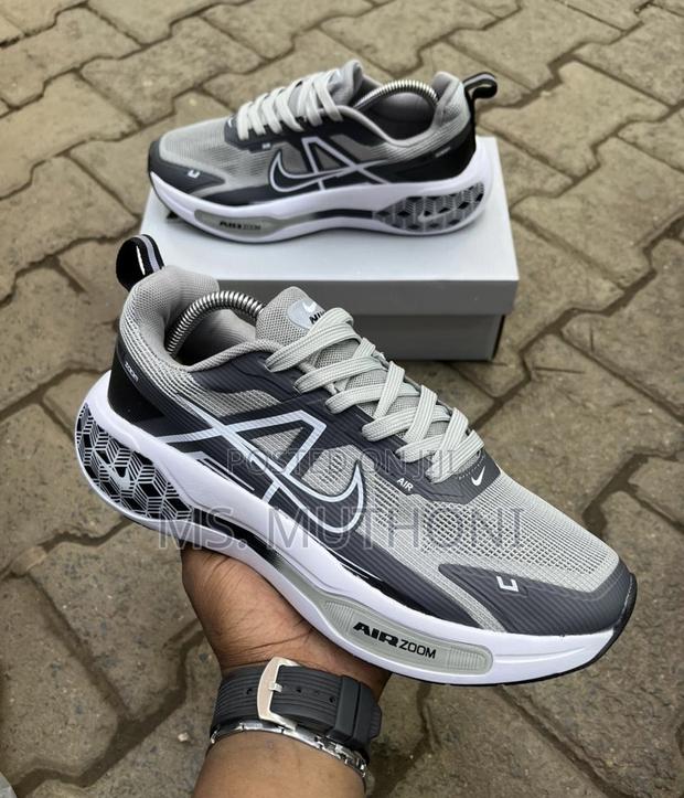 Well Cushioned Unisex Trainers - thumbnail 5