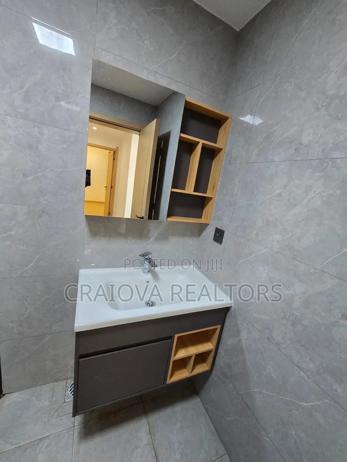 2bdrm Apartment in Valley Arcade for rent