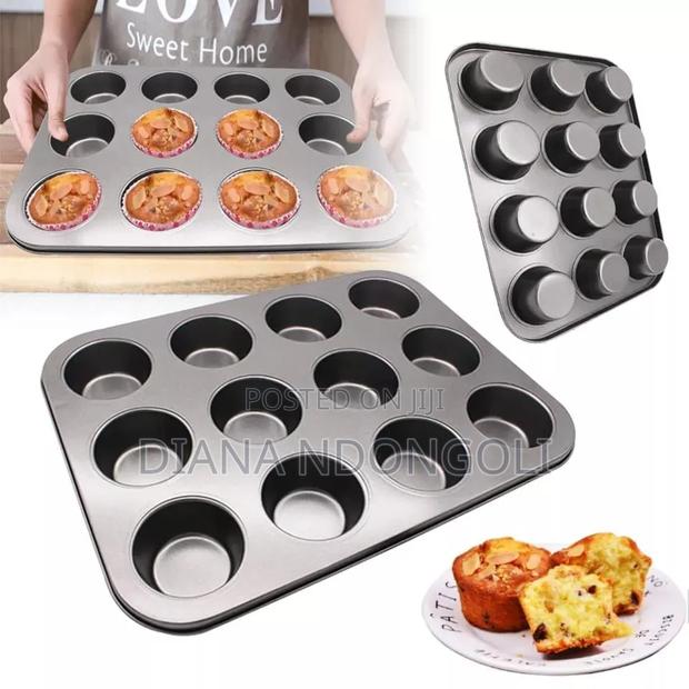 12 Hole Queen Cake Baking Tray Offer Price