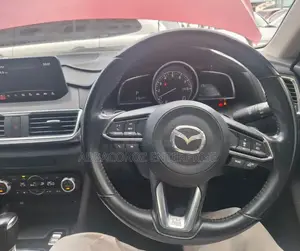 Mazda Axela 2018