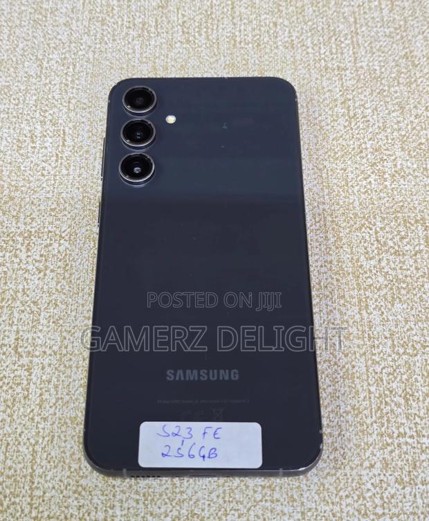 Samsung Galaxy S23 FE 256 GB - main view