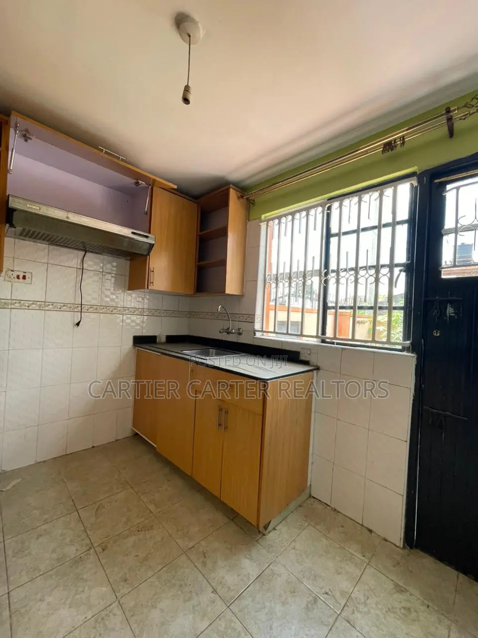 3bdrm Mansion in BuruBuru for sale