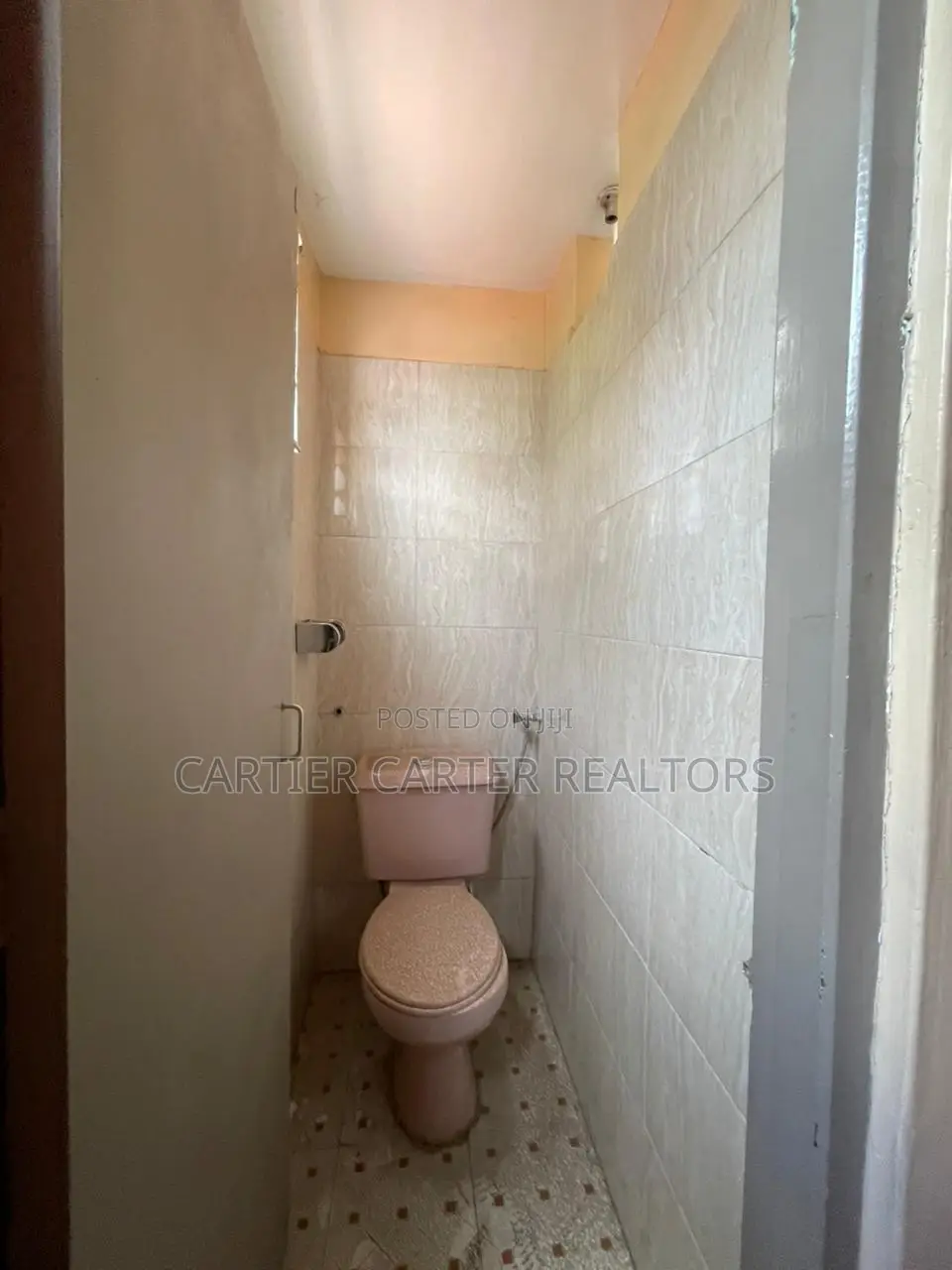 3bdrm Mansion in BuruBuru for sale