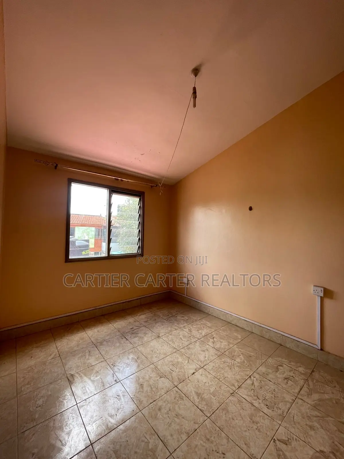 3bdrm Mansion in BuruBuru for sale
