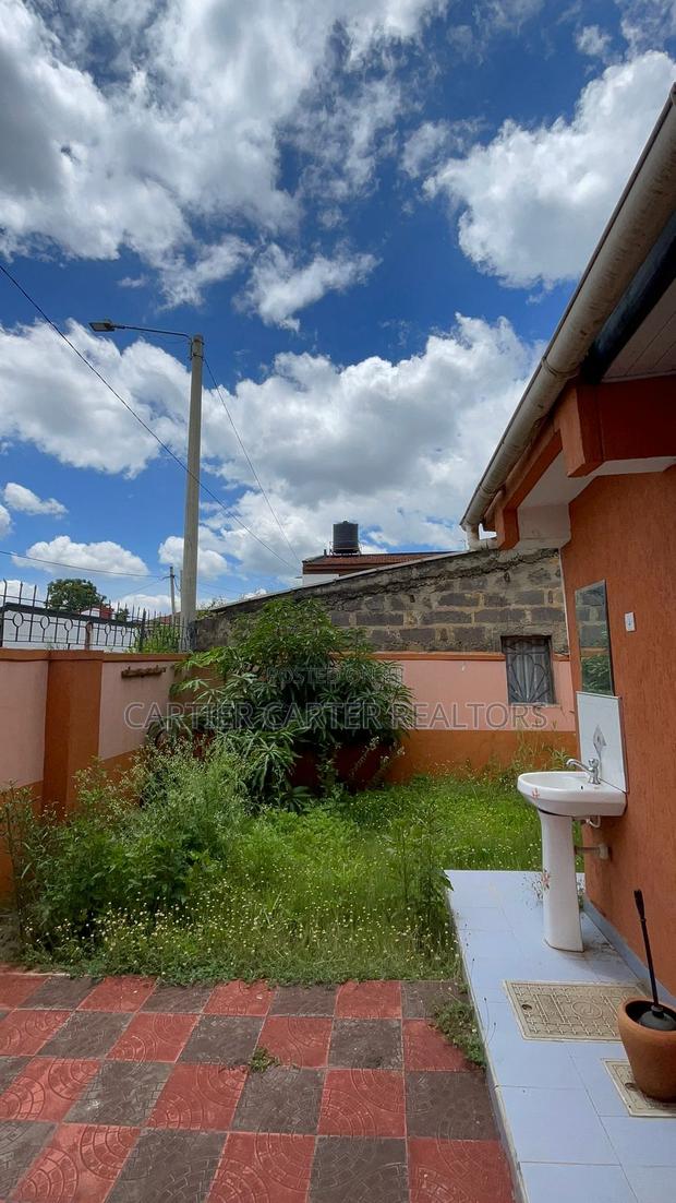 3bdrm Mansion in BuruBuru for sale - thumbnail 18