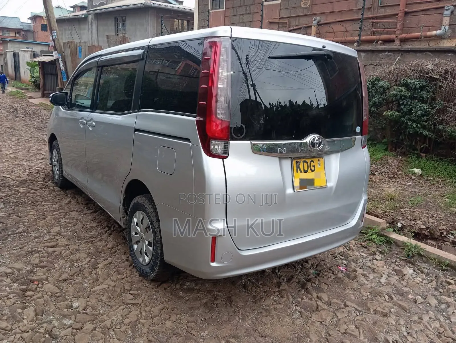 Toyota Noah 2014 Silver