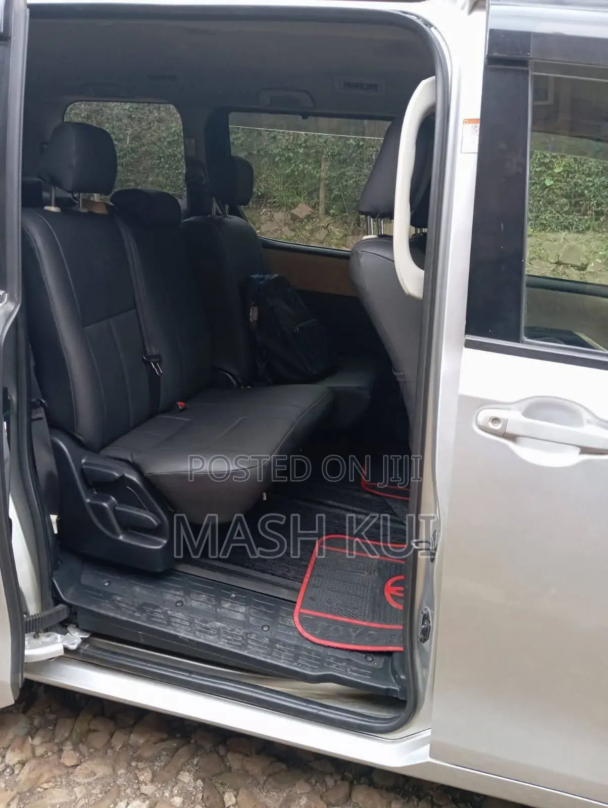 Toyota Noah 2014 Silver