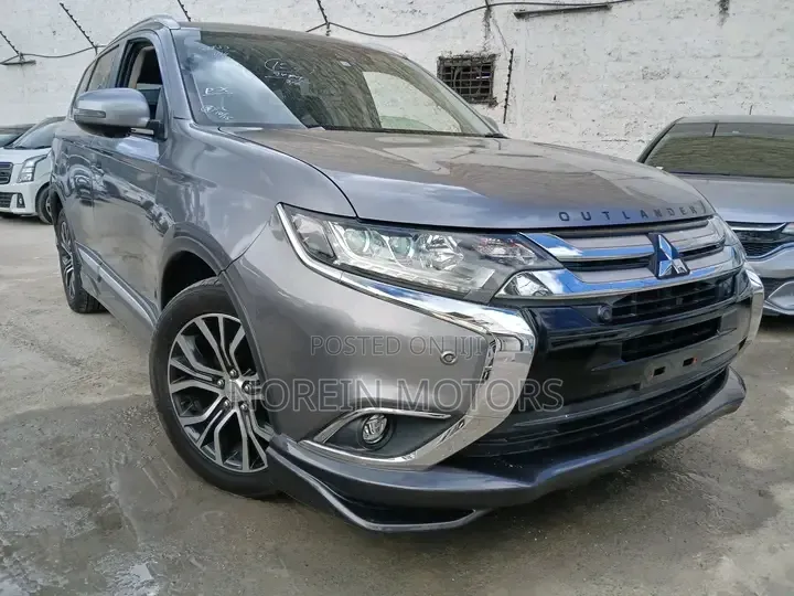 Mitsubishi Outlander 2.0 PHEV AWD 2019 Gray