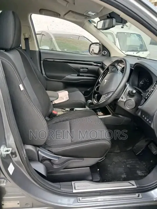 Mitsubishi Outlander 2.0 PHEV AWD 2019 Gray