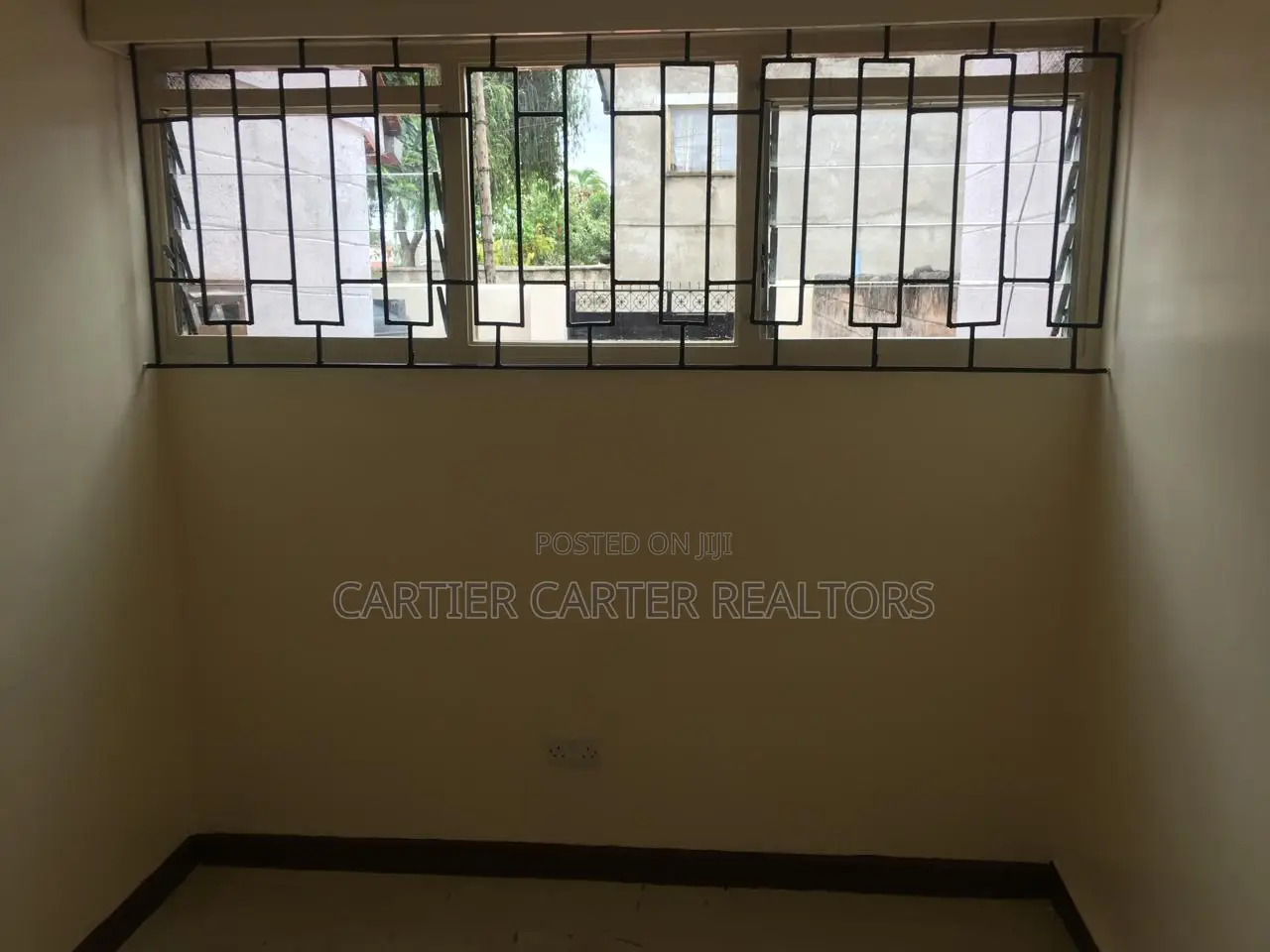 4bdrm Mansion in BuruBuru for sale