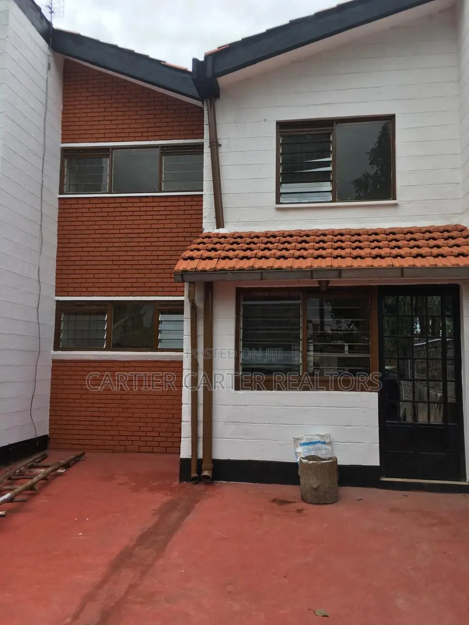4bdrm Mansion in BuruBuru for sale