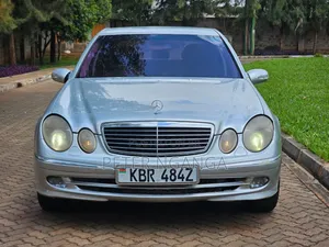 Mercedes-Benz E300 2005 Silver