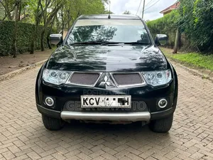 Mitsubishi L200 Double Cab 2.5 136hp 4WD 2013 Black