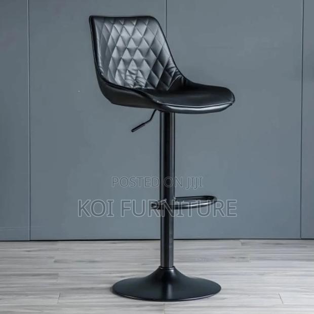 Barstool:Modern Black Bar Stool-Diamond-Stitched Pu Leather Upholstery