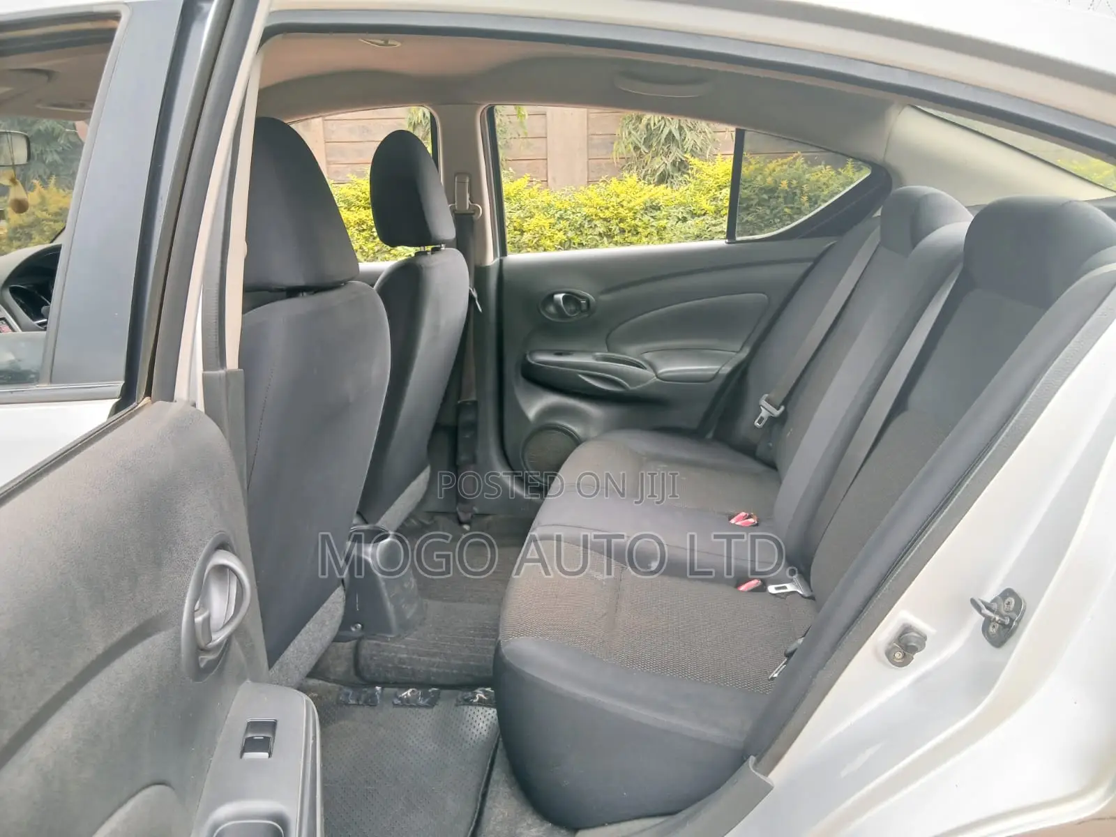 Nissan Latio 1.2 2013 Silver