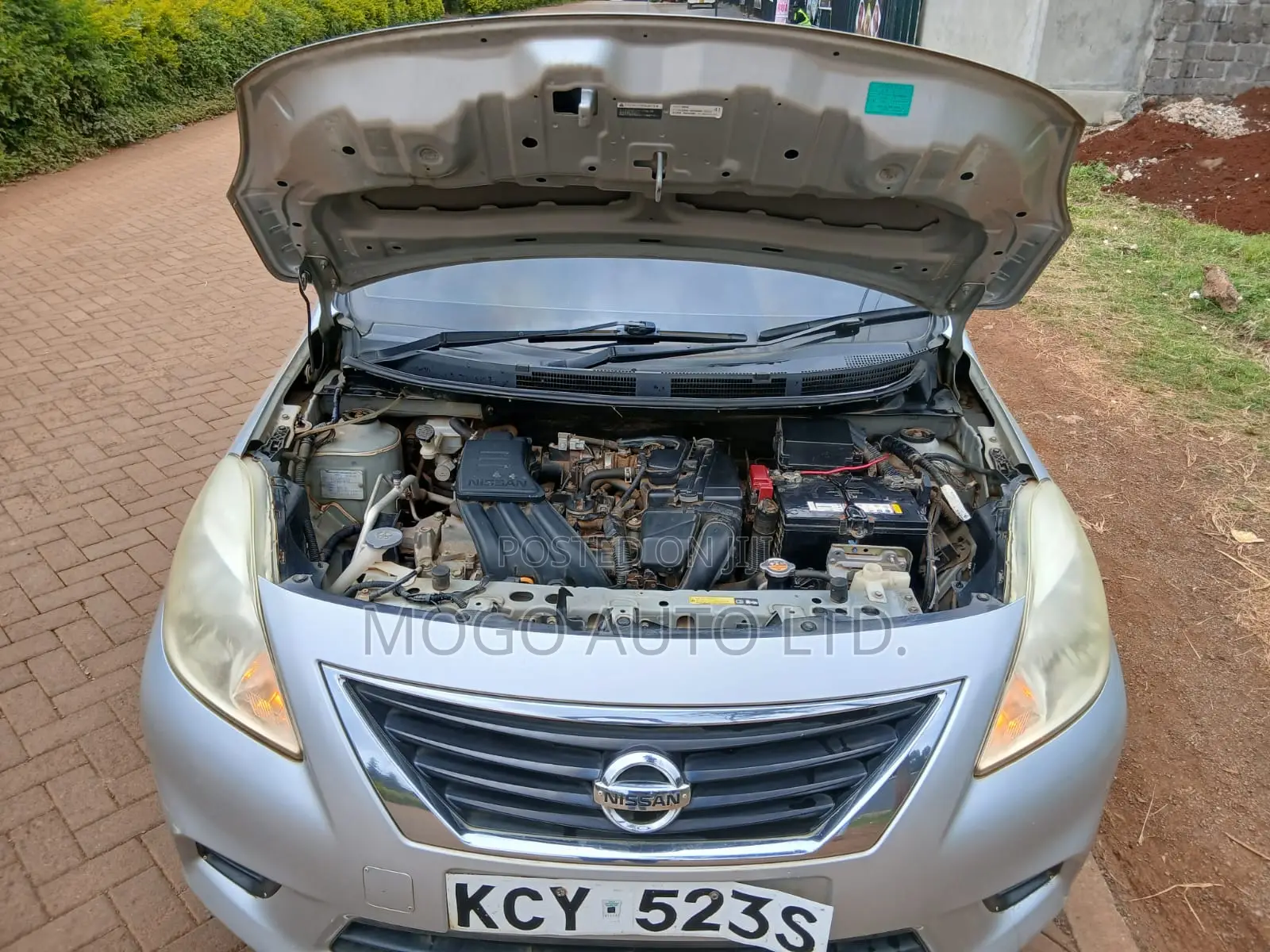 Nissan Latio 1.2 2013 Silver