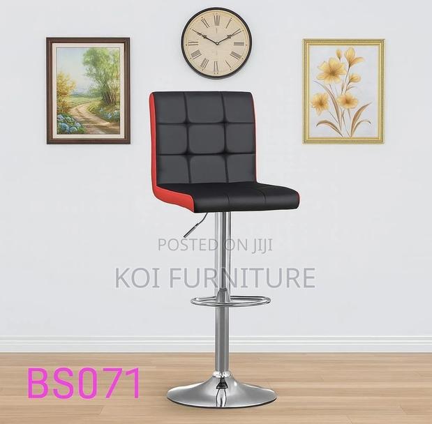 Barstool Sleek Black and Red Leatherette Bar Chair