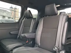 Toyota Noah 1.8 FWD Hybrid (7 seater) 2019 White