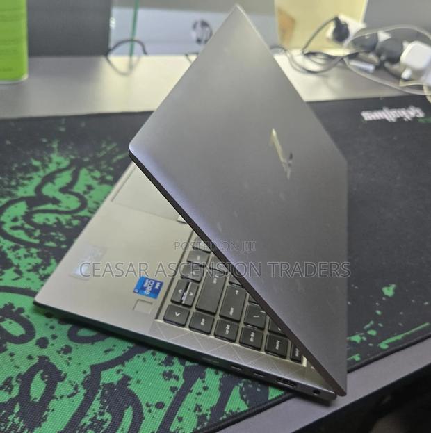Laptop HP ZBook Firefly G8 32GB Intel Core i7 SSD 512GB - thumbnail 3