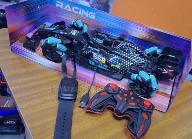 F1 Racing Remote Car With Smoke Effect - - main view