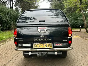 Mitsubishi L200 Double Cab 2.5 136hp 4WD 2013 Black