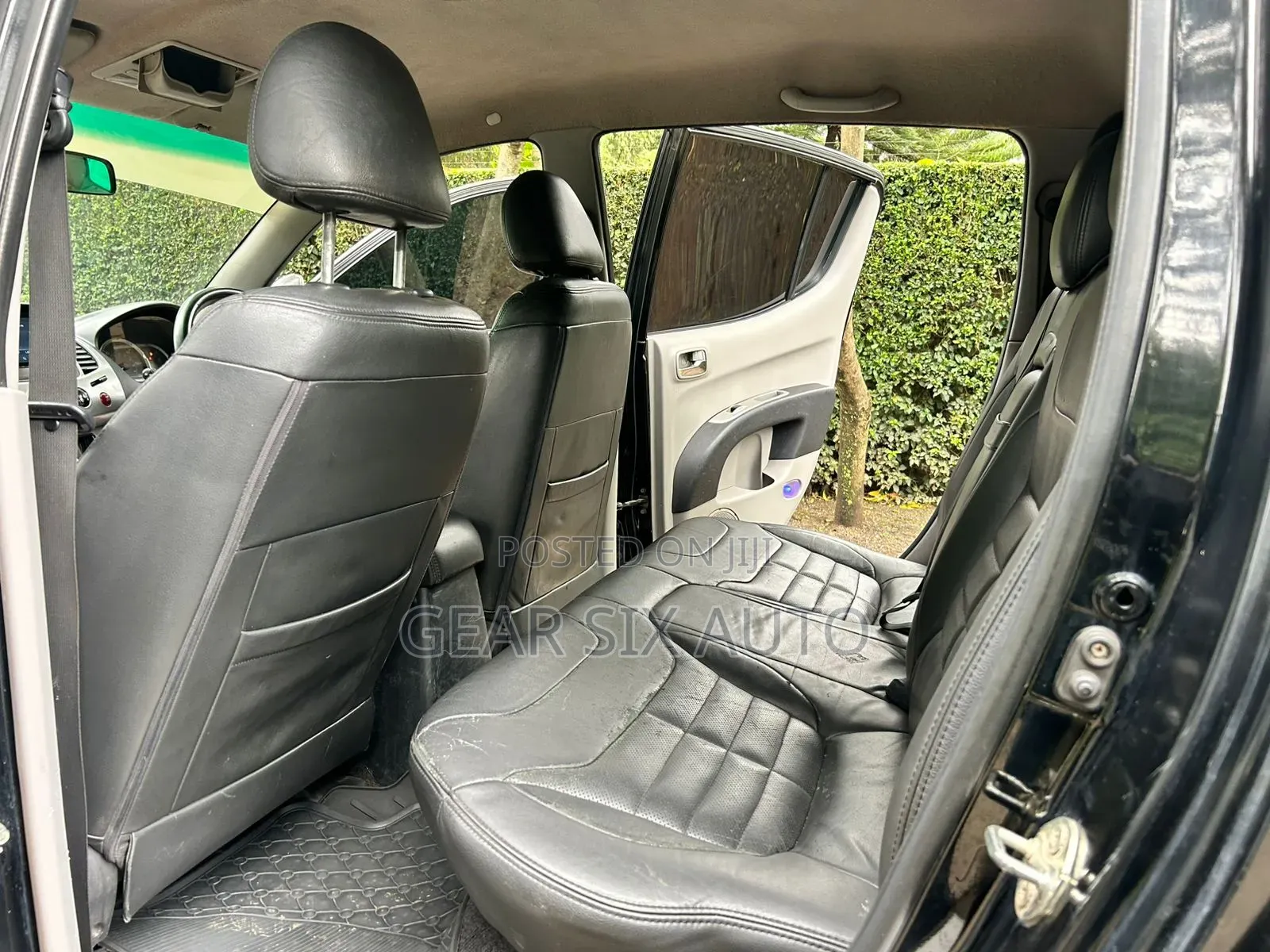 Mitsubishi L200 Double Cab 2.5 136hp 4WD 2013 Black