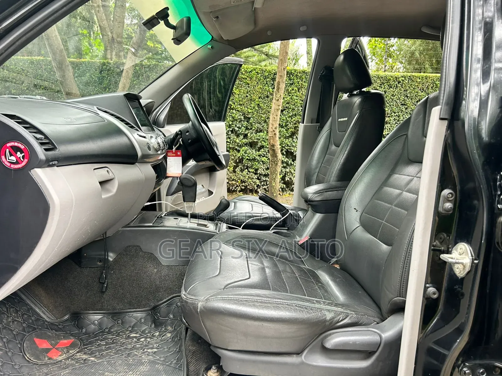 Mitsubishi L200 Double Cab 2.5 136hp 4WD 2013 Black
