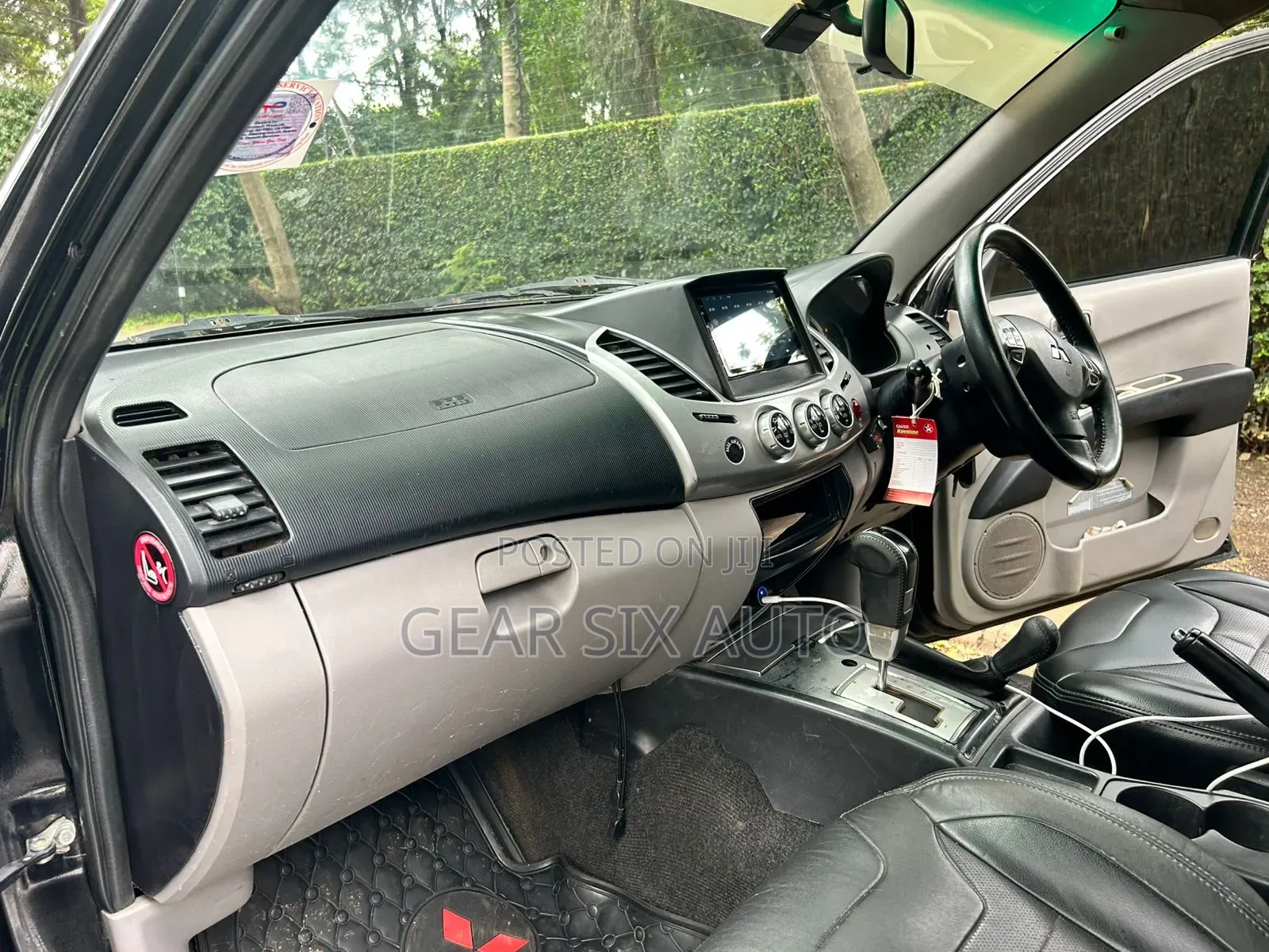 Mitsubishi L200 Double Cab 2.5 136hp 4WD 2013 Black