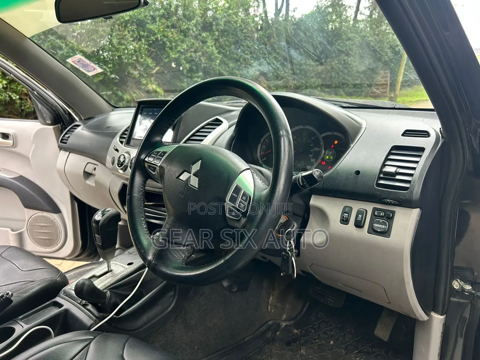 Mitsubishi L200 Double Cab 2.5 136hp 4WD 2013 Black