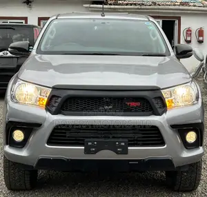 Toyota Hilux 2019 Silver